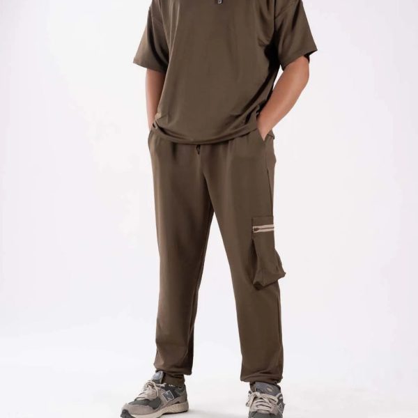 Men Crew Neck Short Sleeve Flap Pocket Drawstring Casual Comfortable Set in Chocolate Brown